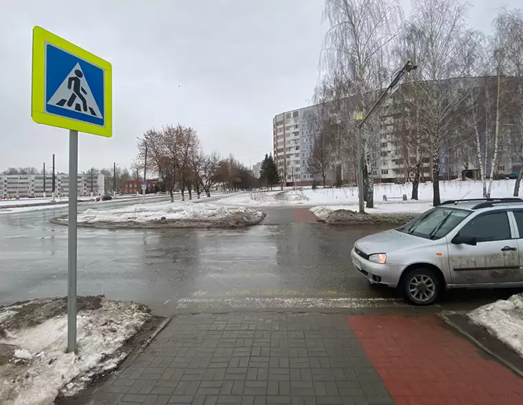 В Нижнекамске на ул. Лесной легковушка сбила женщину на пешеходном переходе