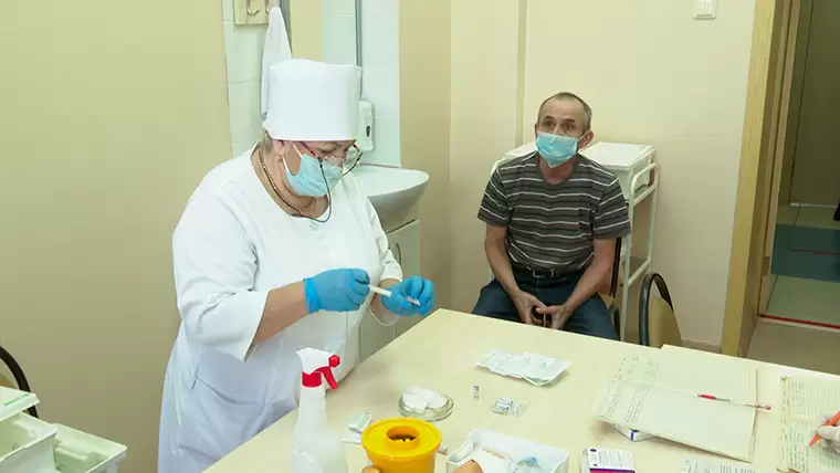 Нижнекамцам рассказали, кого в городе прививают «Спутником Лайт» 