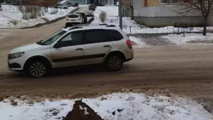 В Камских Полянах мальчика сбила машина, когда он переходил дорогу с бабушкой