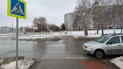 В Нижнекамске на ул. Лесной легковушка сбила женщину на пешеходном переходе