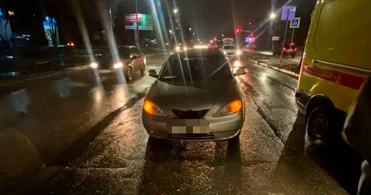 В Нижнекамске подросток оказался в больнице после того, как водитель наехал на него на легковушке