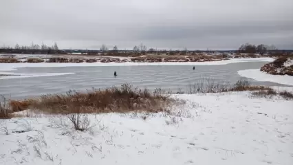 Стала известна толщина льда на реках и озёрах Нижнекамска