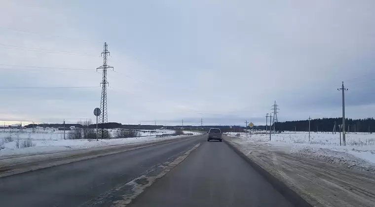 Женщина на кроссовере чуть не улетела в кювет на трассе Чистополь - Нижнекамск из-за лопнувшего колеса