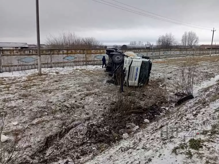 Вид на грузовик спереди