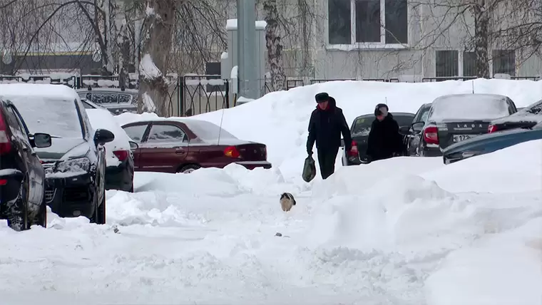 Жители Нижнекамска недовольны колеёй на дорогах, коммунальщики работают в полную силу