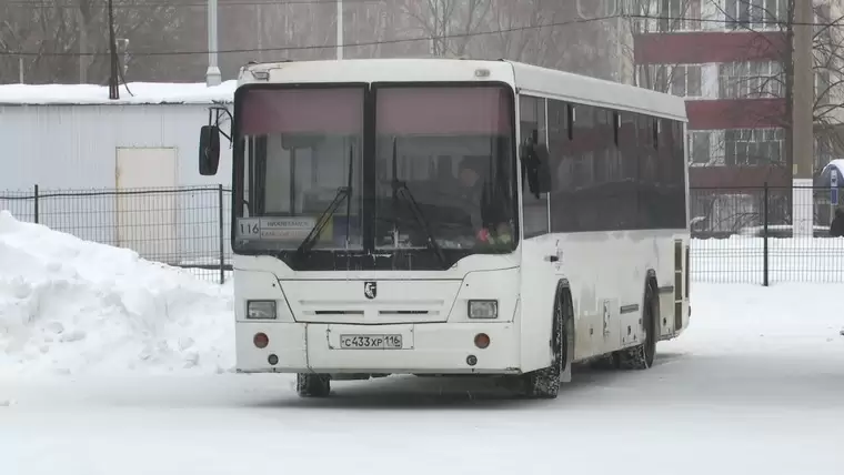 В «Нижнекамском ПАТП» рассказали, почему люди мерзнут в автобусах