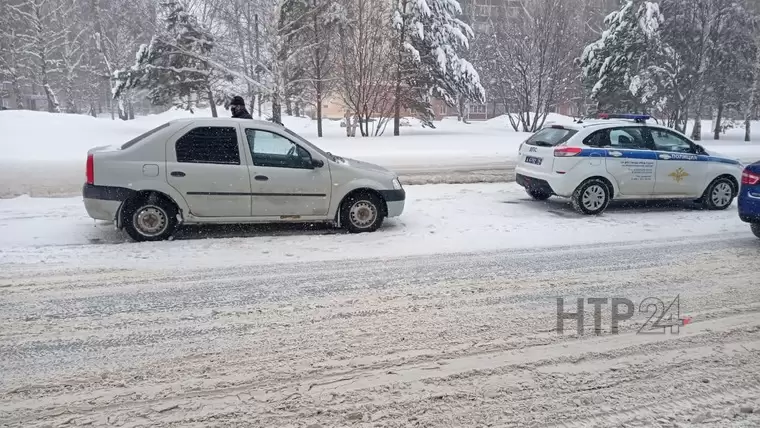 Наезд на женщину в Нижнекамске попал на камеру видеонаблюдения