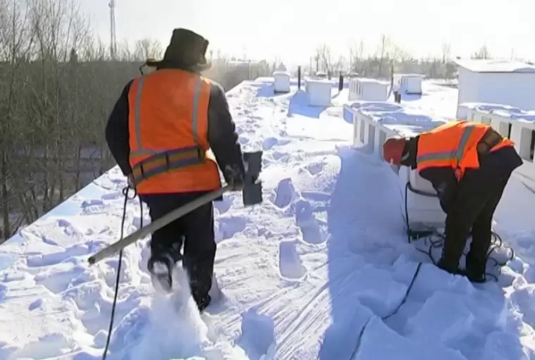 В Челнах на ребёнка обрушился снег с крыши, прокуратура требует наказать виновных в УК