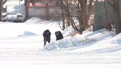 Сотрудники ГИМС рассказали, что лёд на нижнекамских водоёмах в этом году более опасный