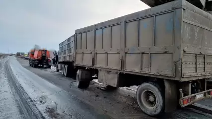 «КамАз» из Татарстана насмерть сбил дорожного рабочего в Самарской области