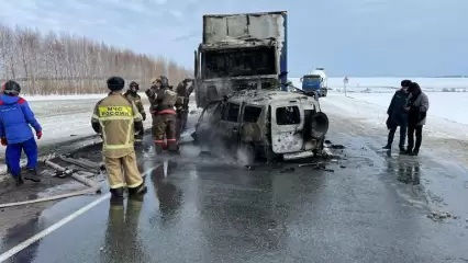 Водитель машины, в которой 5 человек сгорели после ДТП в Чистопольском районе, оказался таксистом