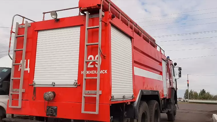 В деревне под Нижнекамском неизвестные подожгли садовый домик 