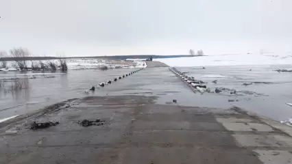 В Татарстане подтопило два моста через реку Свияга