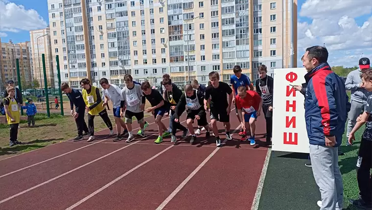 В Нижнекамске отцы школьников посоревновались в скорости