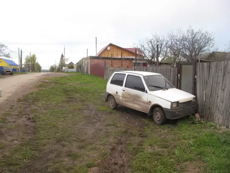 В Татарстане парень попытался угнать две машины, чтобы уехать к бабушке в деревню