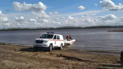 В Татарстане на Каме вторые сутки ищут утонувшего мужчину