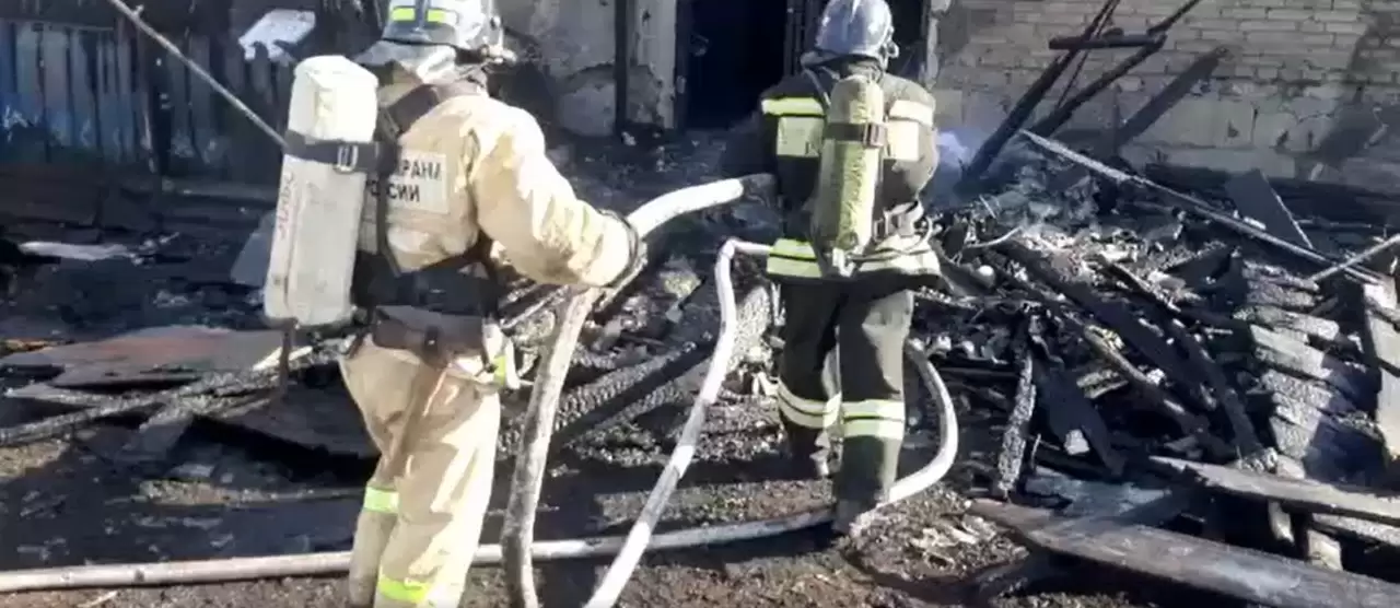 В Татарстане при пожаре в частном доме погибли две женщины