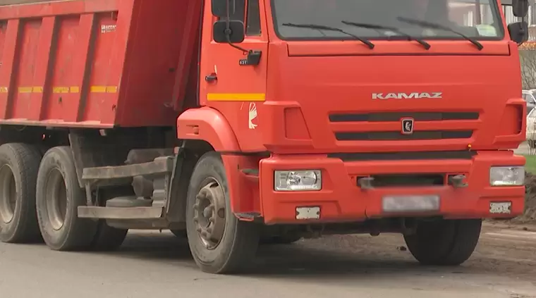 В Татарстане водитель самосвала, перевозивший песок заказчику, продал его на сторону