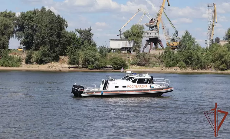 Девушку из Татарстана полицейские сняли с моста в Самаре