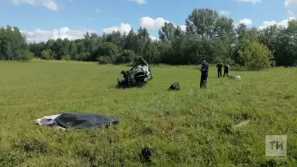 Один человек погиб при столкновении легковушки и грузовика в Казани