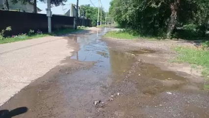 Из-за порыва в селе под Нижнекамском ежедневно «утекают» три тысячи рублей