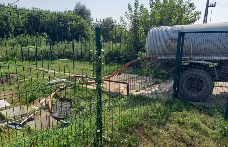 Жители села под Нижнекамском, где трое погибли в колодце, жаловались на опасную яму в «Народный контроль»