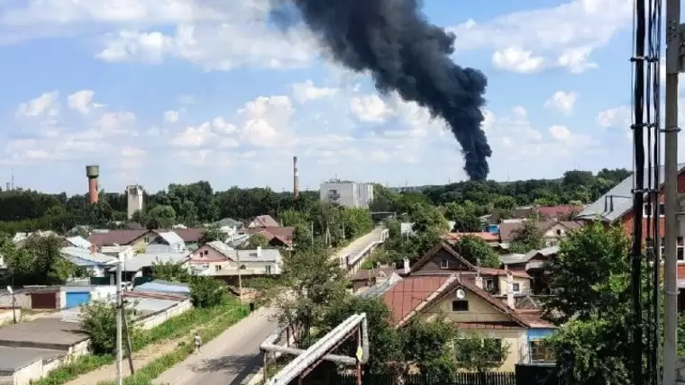 Под Казанью горит производственный склад