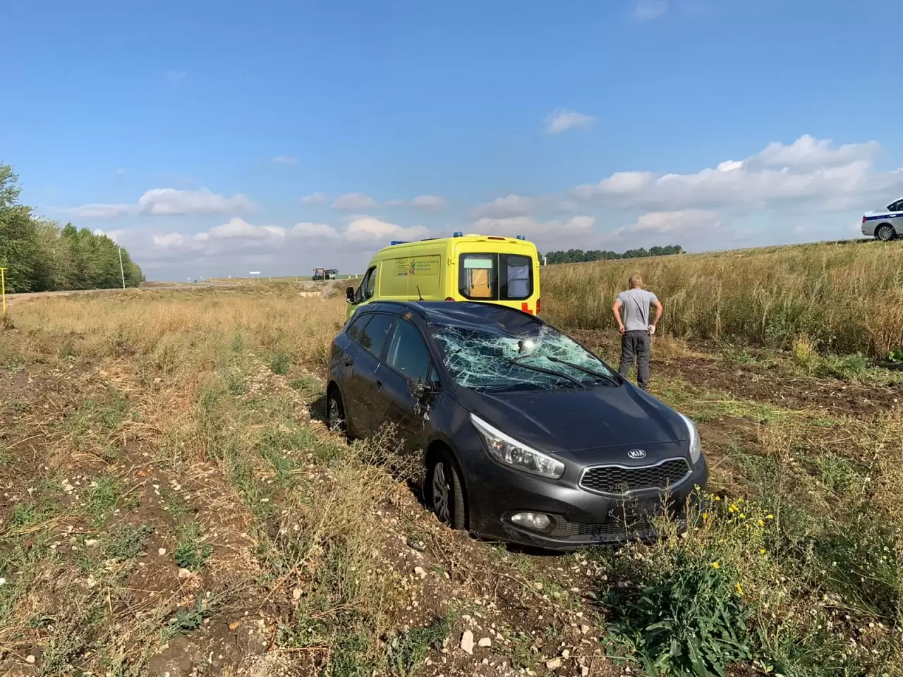 Два человека пострадали при столкновении легковушек на трассе в Нижнекамском районе