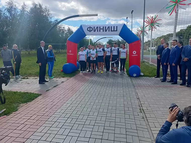 В Нижнекамске на «Солнечной поляне» стартовал массовый забег в честь Дня нефтяника