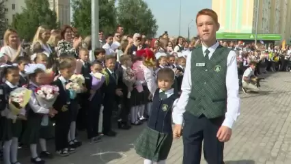 В нижнекамской школе «Адымнар» прошла первая линейка