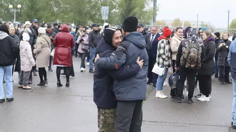 Возвращайтесь живыми! Из Нижнекамска на СВО отправились еще более 200 человек