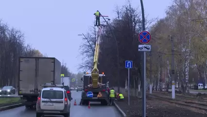 В Нижнекамске на пр. Строителей начали монтировать вторую партию фонарей