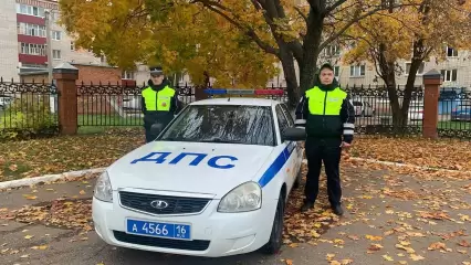 Нижнекамские полицейские спасли девушку, которая на улице потеряла сознание