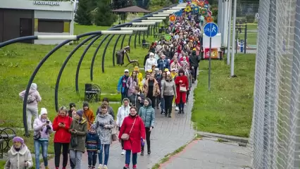 «Спорт – это жизнь»: 400 нижнекамцев прошли 10 тысяч шагов в рамках масштабной акции