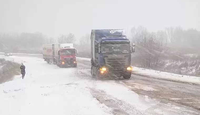 В Татарстане из-за метели вводится ограничение движения автобусов и грузовиков