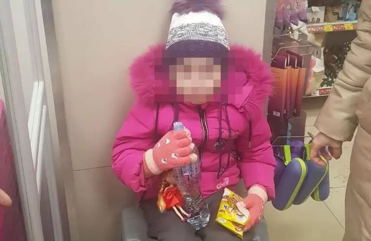 В Казани 6-летний мальчик один скитался по улицам, пока его мать отмечала день рождения