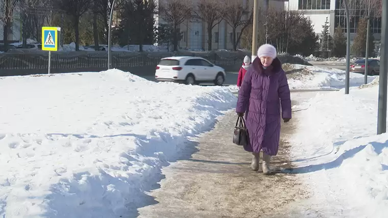 Врач из Нижнекамска рассказал, как избежать травм зимой при гололеде