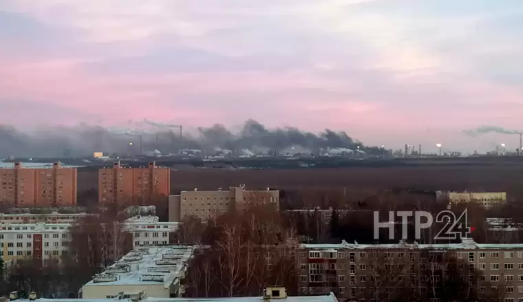 На предприятии в промзоне Нижнекамска произошел пожар