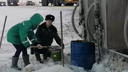 В Нижнекамском районе после ДТП с грузовиком произошёл разлив бензина