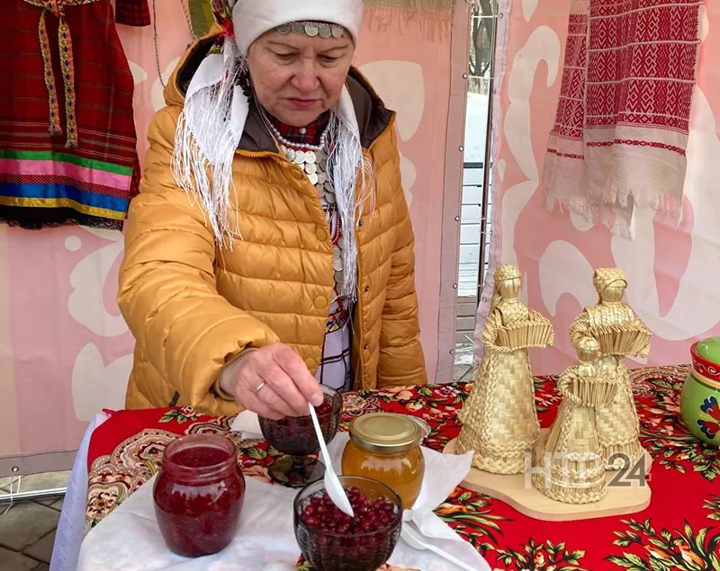 Участница фестиваля «Мозаика национальных культур» в Нижнекамске // Фото автора