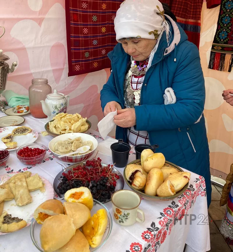 Участница фестиваля «Мозаика национальных культур» в Нижнекамске // Фото автора