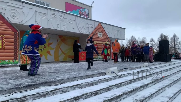 Представление для пришедших на Масленицу // Фото: Альбина Валеева