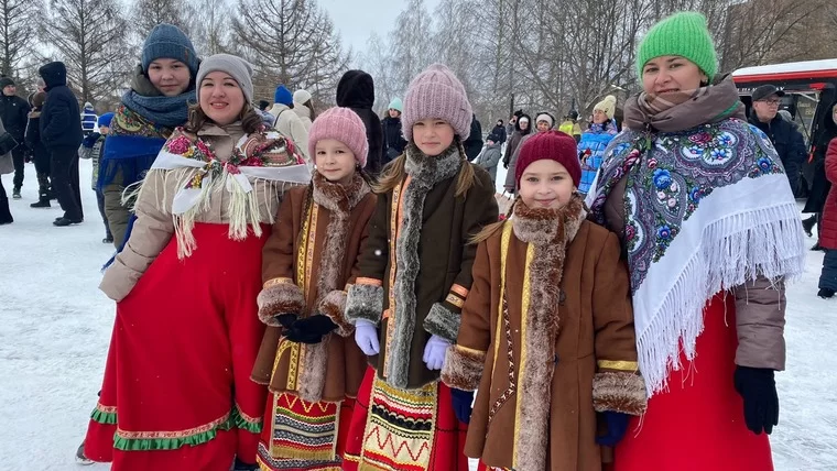 Нижнекамцы проводили зиму массовыми гуляньями