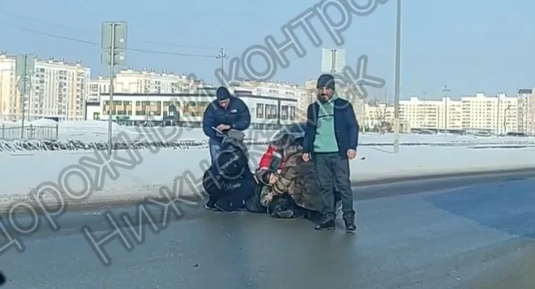 В Нижнекамске мальчик попал под колёса автомобиля - он находится в реанимации