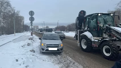 В Нижнекамске пенсионерка перебегала дорогу не по «пешеходке» и попала под машину