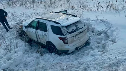 В Чистопольском районе произошло лобовое столкновение авто, три человека пострадали