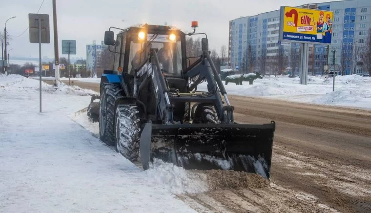 Нижнекамские коммунальщики ночью продолжат борьбу с последствиями непогоды