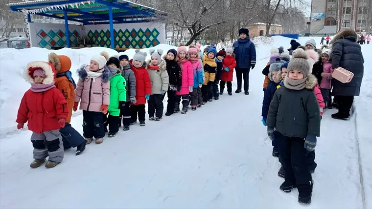 Юные нижнекамцы отправились навстречу приключениям по правилам дорожного движения