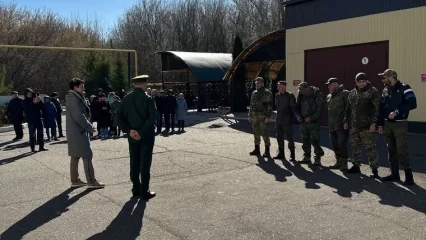 Из Нижнекамска в зону СВО отправились военнослужащие, которые приезжали в отпуск