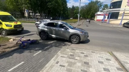 В Нижнекамске Lexus сбил ребенка на велосипеде